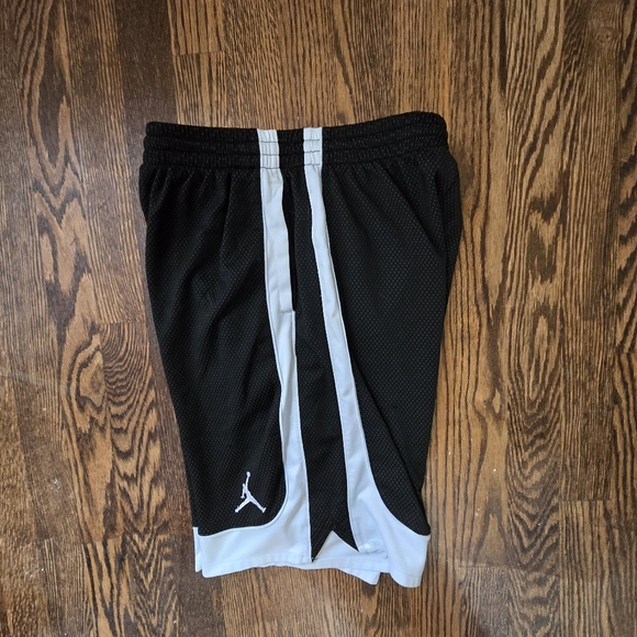 Boys Jordan Dri Fit Basketball Shorts Black Gray Youth XL - Picture 3 of 5